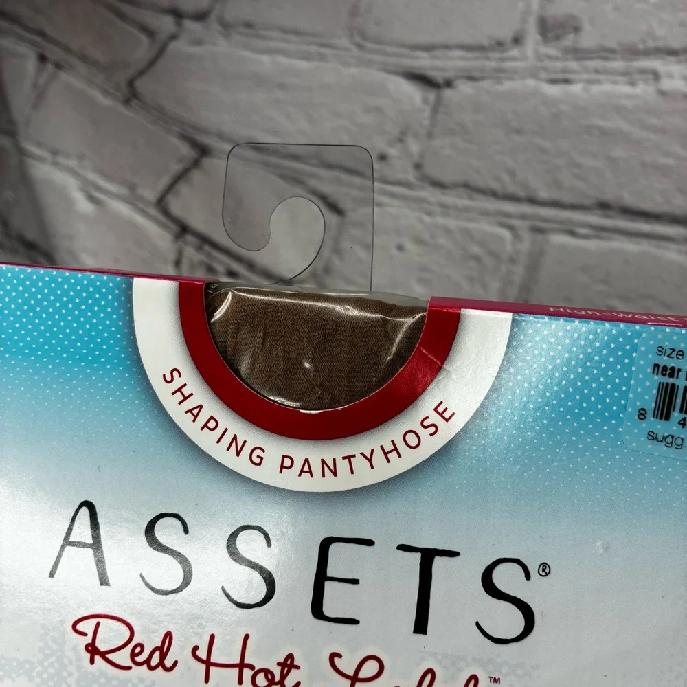 Assets By Spanx elegant pantyhose